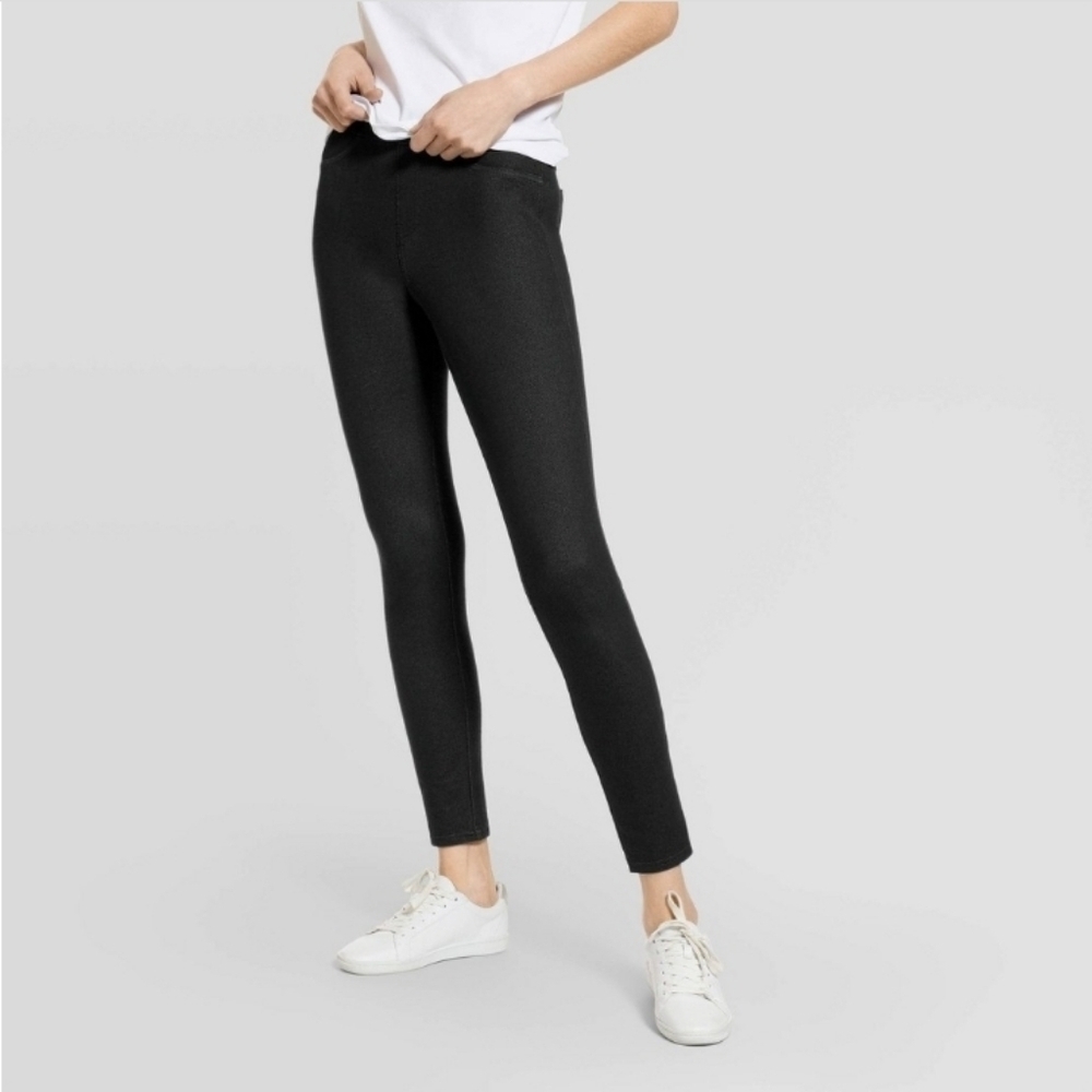Women's Mid-Rise Classic Knit Denim Jean Yoga/Leggings Size: S | HUE Studio - Picture 2 of 10
